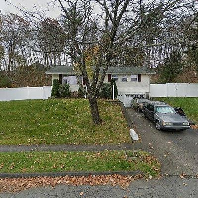 106 Fort Meadow Dr, Hudson, MA 01749