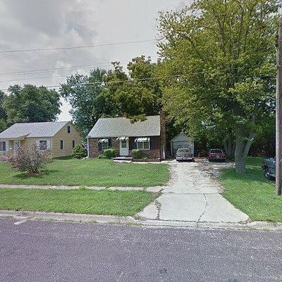 106 S Lawndale Ave, Washington, IL 61571