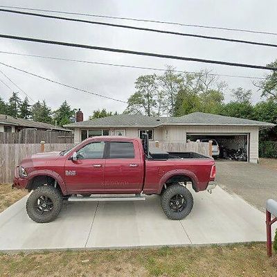 1060 Newmark St, North Bend, OR 97459