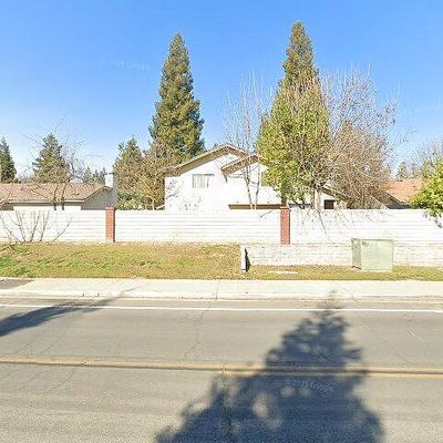 10617 N Seacrest Dr, Fresno, CA 93730