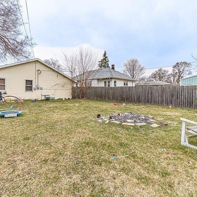 108 1 St St, South Pekin, IL 61564