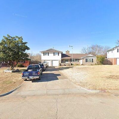 131 Brookside Dr, Moore, OK 73160