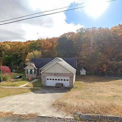 131 Autumn Dr, Clinton, TN 37716