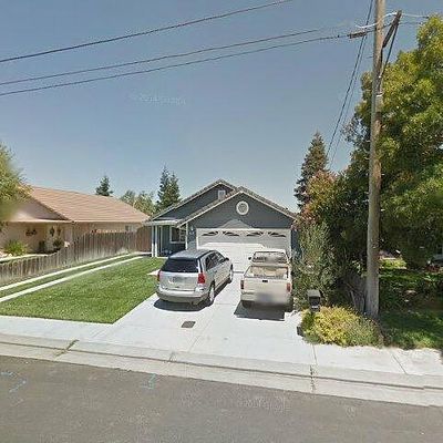 1330 Walnut Ave, Escalon, CA 95320