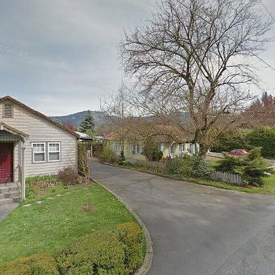 1335 Oakview Dr, Grants Pass, OR 97527