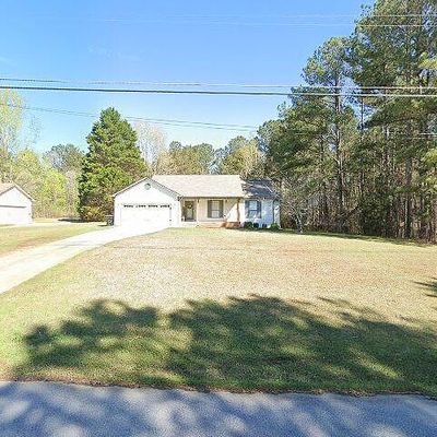 135 Loneoak Dr, Senoia, GA 30276