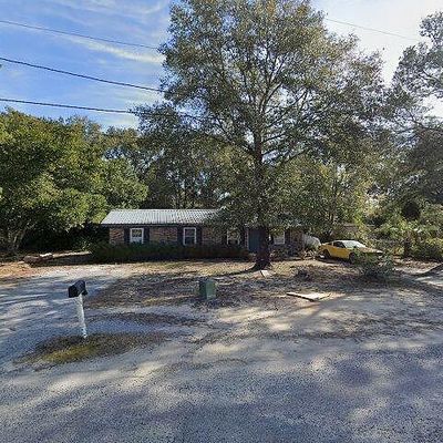 136 Alice Dr, Defuniak Springs, FL 32435