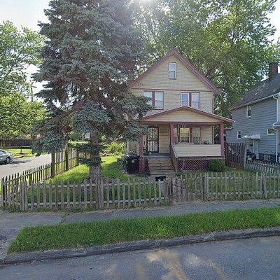 1369 Penhurst Rd, Cleveland, OH 44110