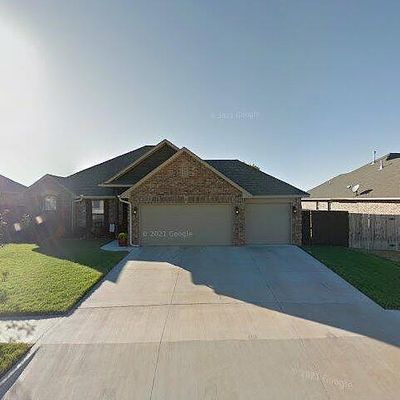 13805 Savannah River Way, Yukon, OK 73099