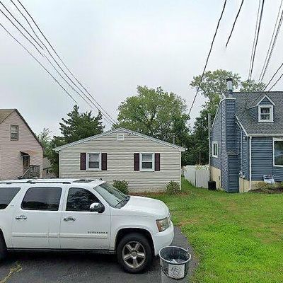 14 Matthew Rd, Branford, CT 06405