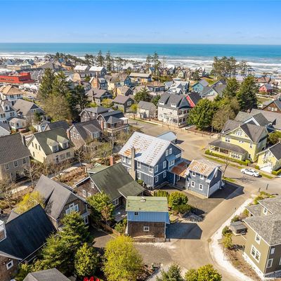 14 Trillium Ln, Pacific Beach, WA 98571