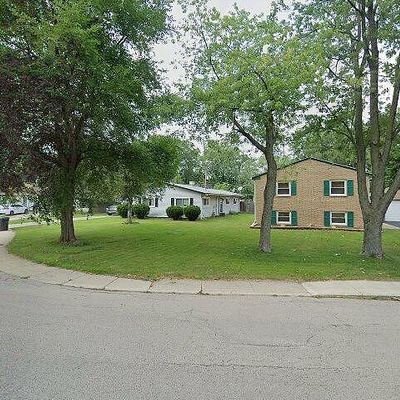 12 Circle Dr E, Montgomery, IL 60538