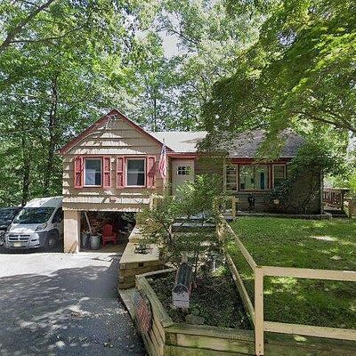 12 Ledgewood Rd, Lake Hopatcong, NJ 07849