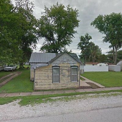 120 North Ave, Plainville, IL 62365