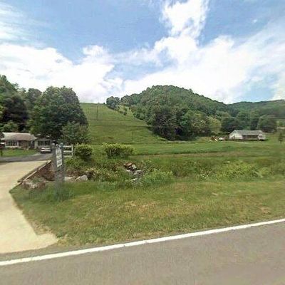 1207 Meat Camp Rd, Boone, NC 28607