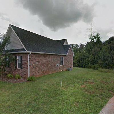 121 Beechmont Dr, Morganton, NC 28655