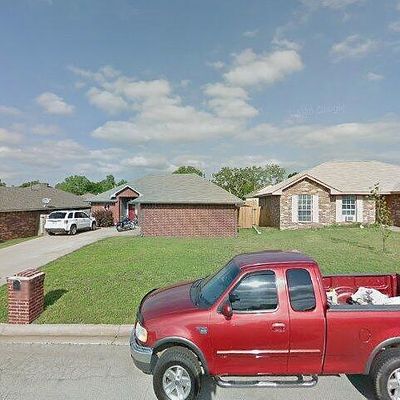 121 Greentree Dr, Noble, OK 73068