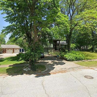 1233 E Fairview Ave, South Bend, IN 46614