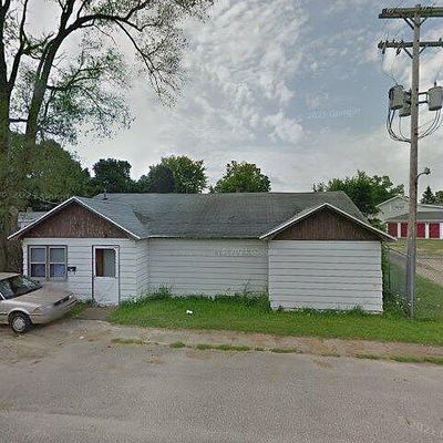 124 Maple St, Delton, MI 49046