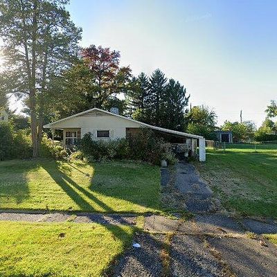 156 Blue Ridge Dr, Levittown, PA 19057