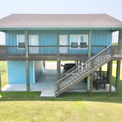 1706 S Pearl St, Rockport, TX 78382