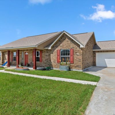 145 Gentle Breeze, Floresville, TX 78114