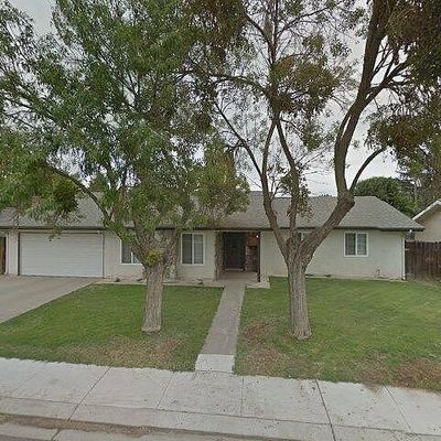 145 Gill Way, Chowchilla, CA 93610