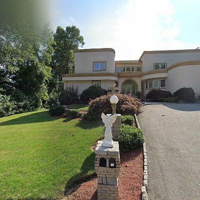 15 Jason Dr, Lincoln, RI 02865