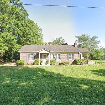 1502 23 Rd St Ne, Hickory, NC 28601