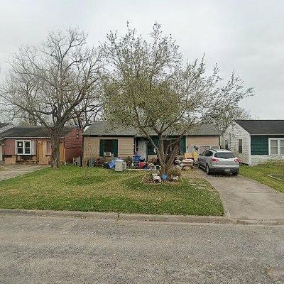 1503 E Mimosa Ave, Victoria, TX 77901