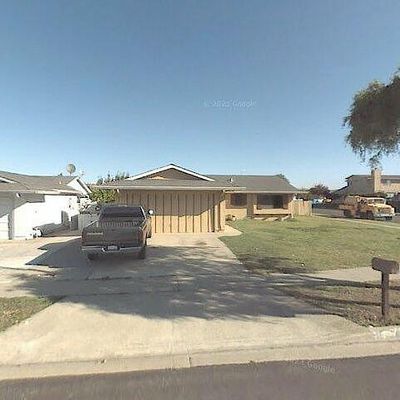 18831 Hoover St, Salinas, CA 93906