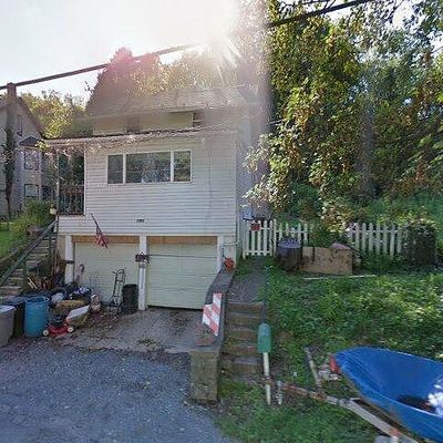 1894 S Delaware Dr, Easton, PA 18042