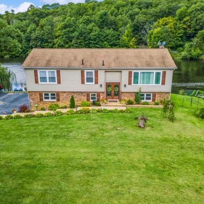 19 Meadow Ln, Vernon, NJ 07462