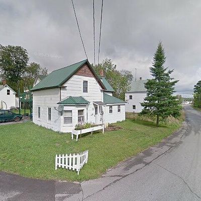 19 Perry St, Lincoln, ME 04457
