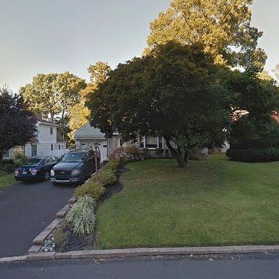 19 Woodhill Rd, Willow Grove, PA 19090