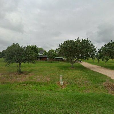 191 Meadowview Dr, El Campo, TX 77437