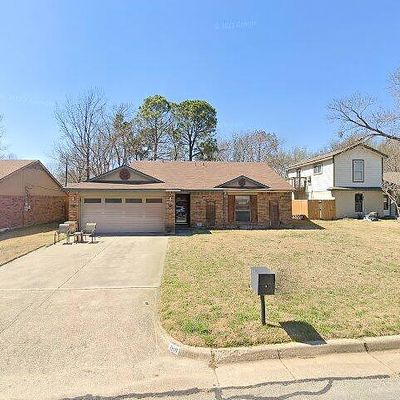 1910 Secret Ct, Arlington, TX 76006