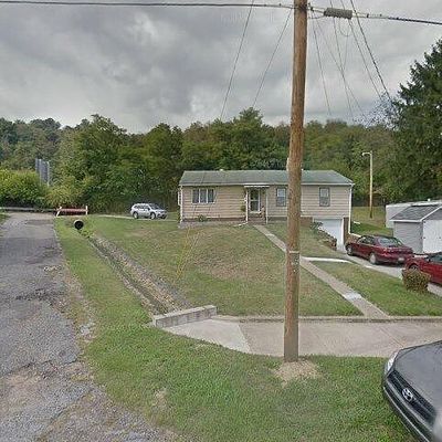 1927 Chester Ave, Wellsville, OH 43968