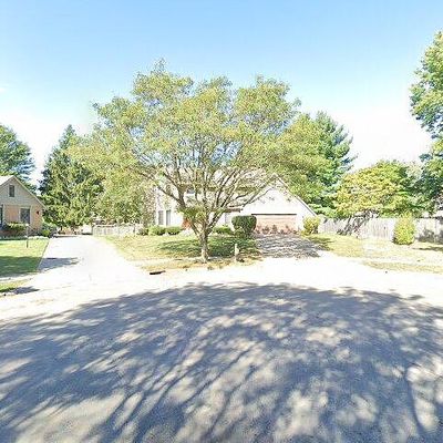 195 Directors Ct, Westerville, OH 43081
