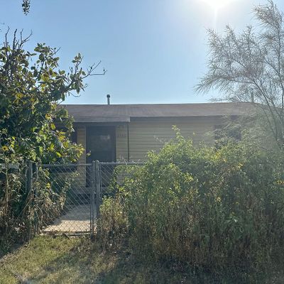 19502 Somerset Rd, Lytle, TX 78052