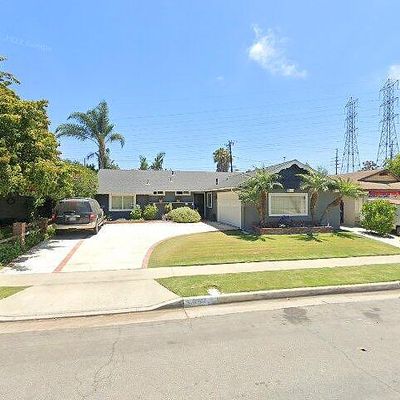 19922 Carmania Ln, Huntington Beach, CA 92646