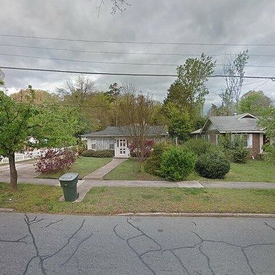 2002 S Benbow Rd, Greensboro, NC 27406