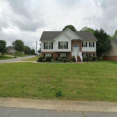 201 Brooks Edge Dr, Winston Salem, NC 27107