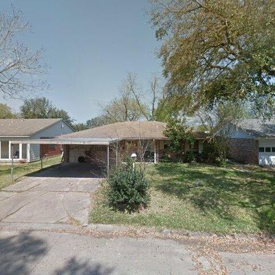 202 Skylark Rd, Pasadena, TX 77502