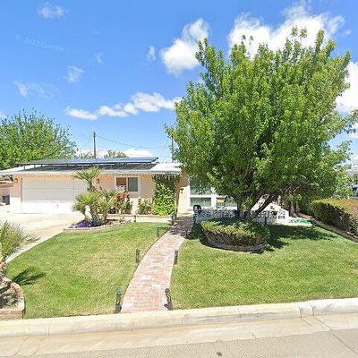 2053 W Lumber St, Lancaster, CA 93536