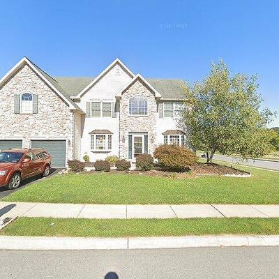 207 E Clearview Dr, Reading, PA 19608