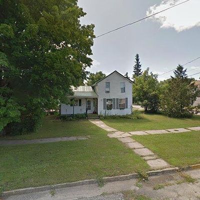 207 E Lincoln Ave, Reed City, MI 49677