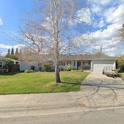 207 N Fairmont Ave, Lodi, CA 95240