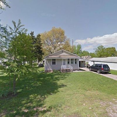 207 W Main St, Thayer, IL 62689