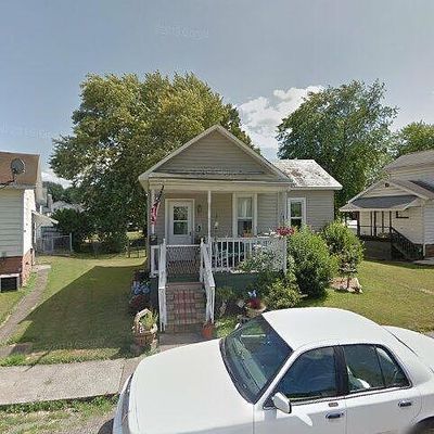 208 W 1 St St, Uhrichsville, OH 44683